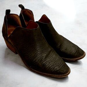 Women’s Lucky Brand Slip-On Western Chelsea Boot